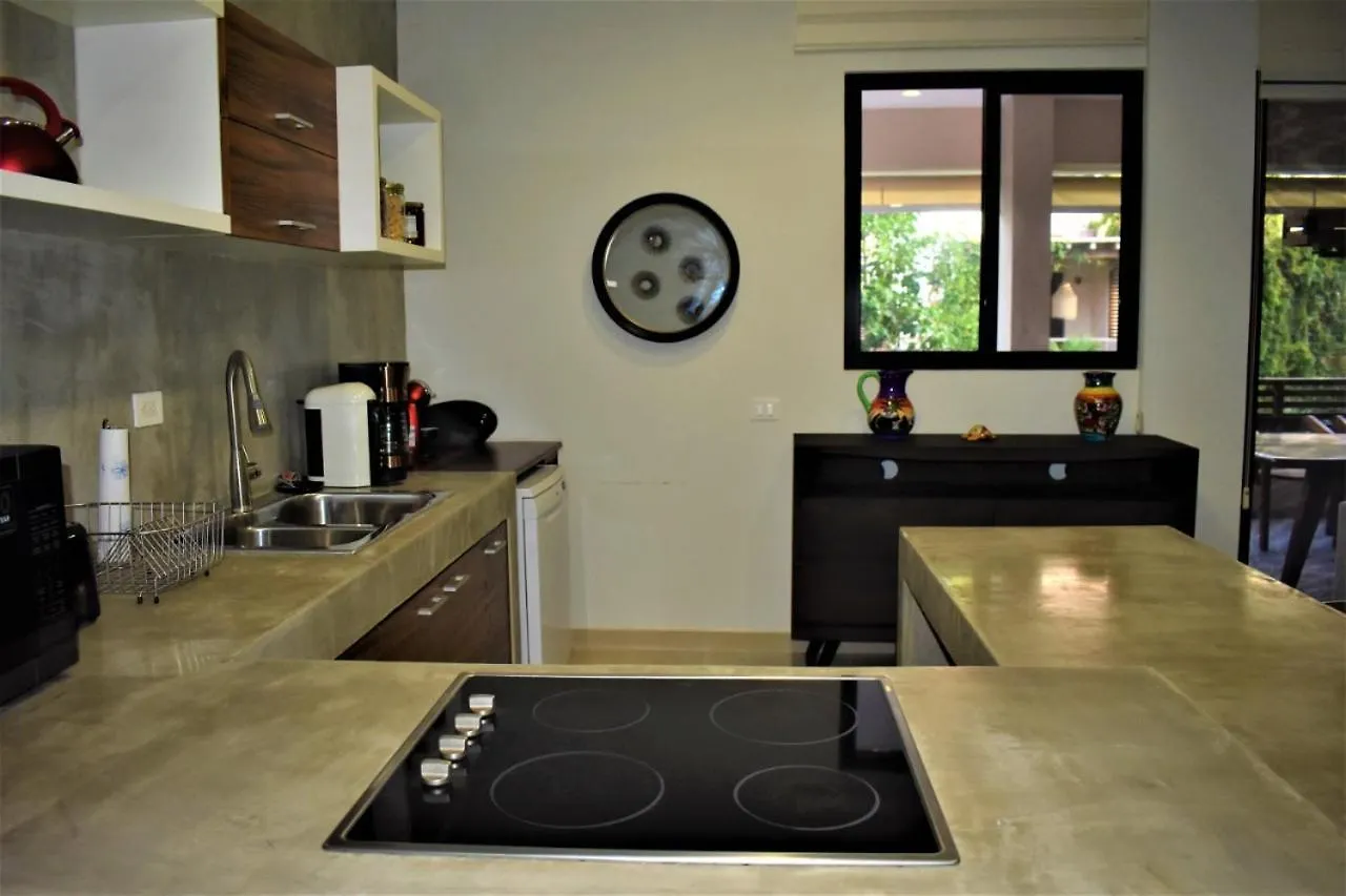 Condo Hora Feliz Apartment